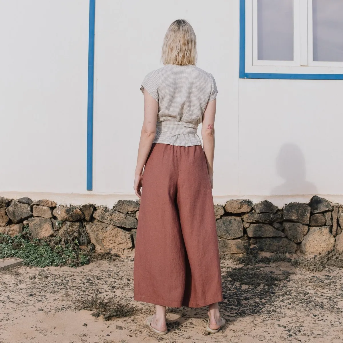 R: Maxi WELS wide leg linen pants (Size: M; Color: Natural/White Gingham)