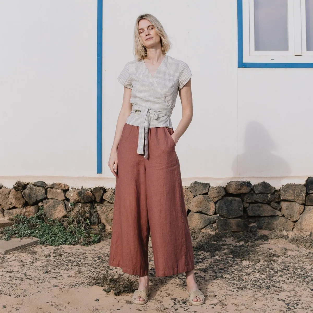 R: Maxi WELS wide leg linen pants (Size: M; Color: Natural/White Gingham)
